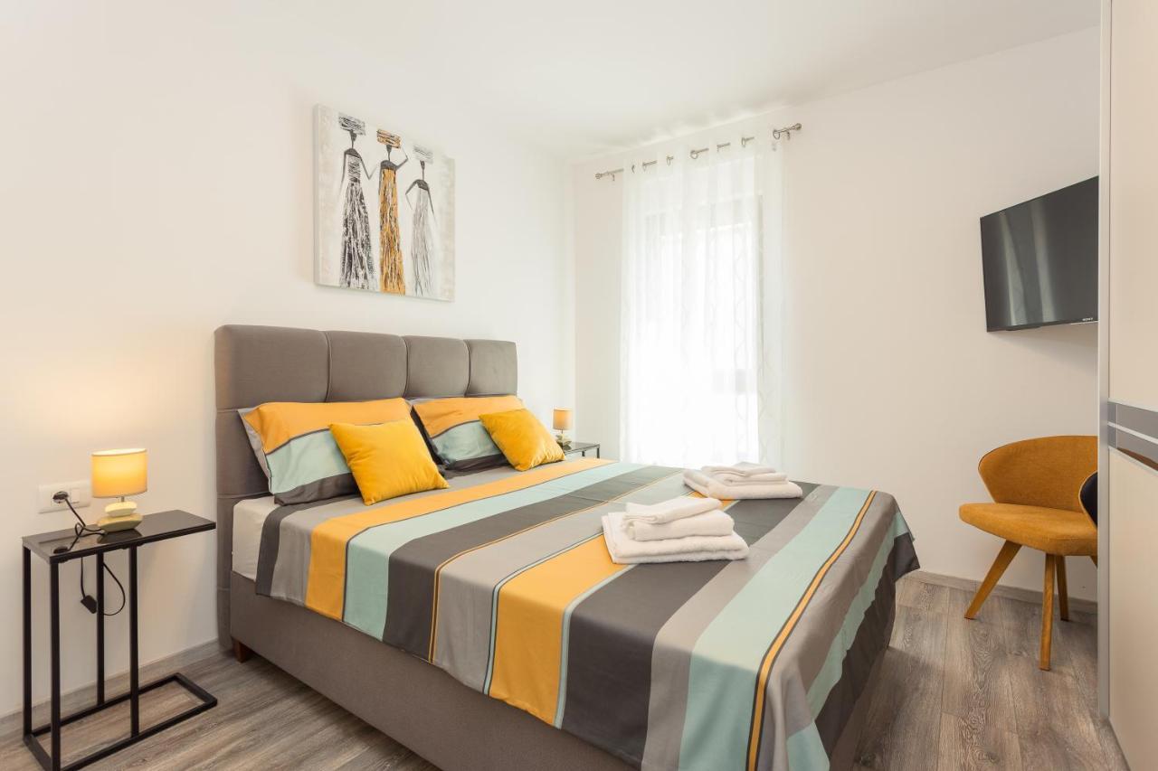 Ferienwohnung Luton Banjole Exterior foto